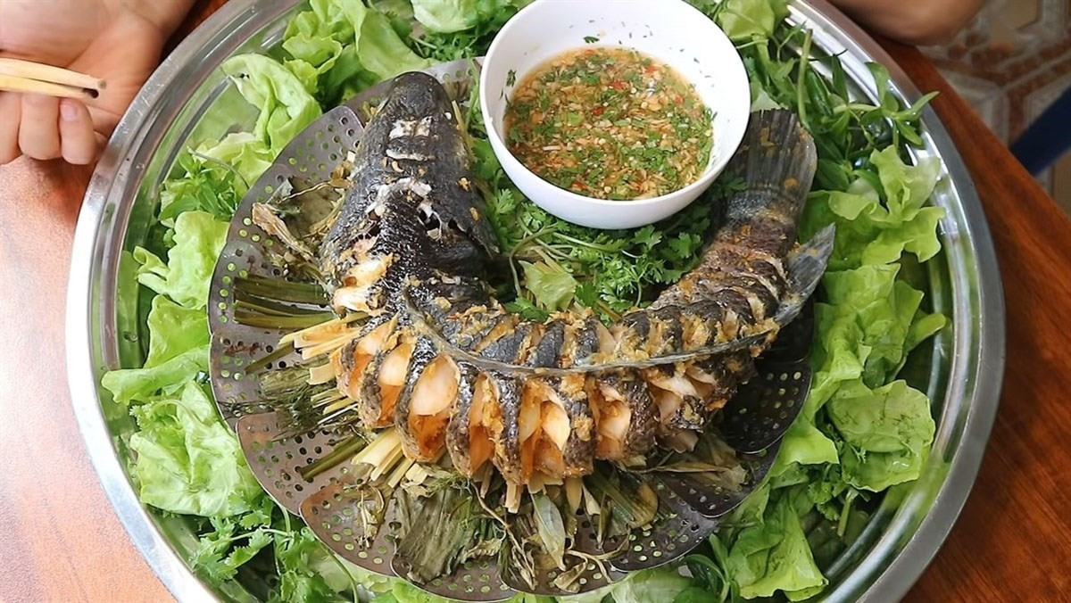 Tuy nhiên, dù giàu dinh dưỡng, cá lóc không phải thực phẩm phù hợp với tất cả mọi người. Những người mắc bệnh gout được khuyến cáo nên hạn chế sử dụng bởi cá lóc chứa purin chất khi chuyển hóa sẽ tạo ra axit uric, làm tăng nguy cơ bùng phát cơn đau gút. Ảnh minh họa/ Nguồn internet