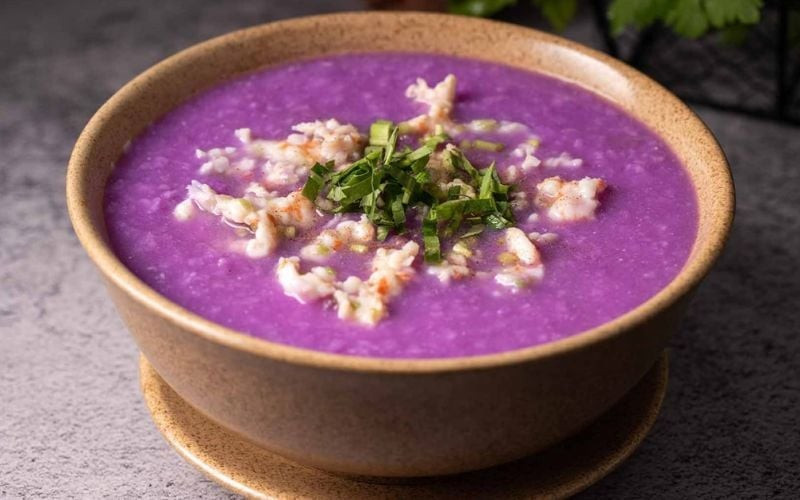 Nhờ chứa tinh bột kháng, khoai mỡ tốt cho tiêu hóa, nuôi dưỡng lợi khuẩn đường ruột và giảm nguy cơ táo bón, viêm loét đại tràng hay hội chứng ruột kích thích.