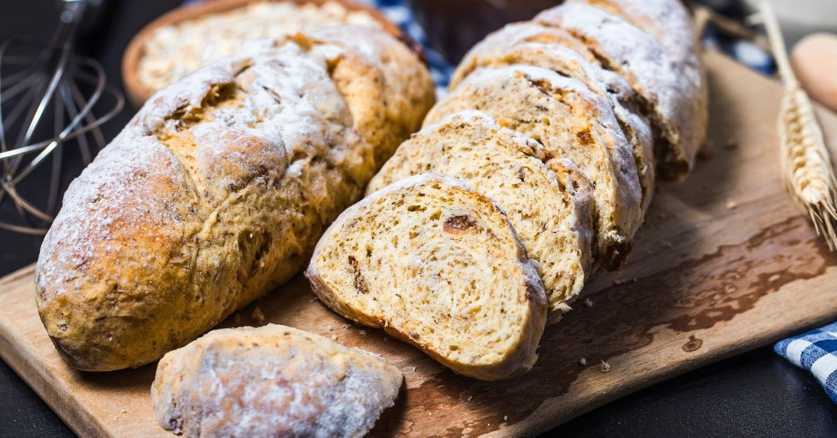 Thay vì bắt đầu ngày mới bằng những thực phẩm trên, bạn có thể chọn ngũ cốc nguyên hạt, bánh mì, yến mạch, trứng hoặc cháo loãng. Đây là những món nhẹ nhàng, dễ tiêu hóa và giúp bảo vệ dạ dày. Ảnh minh họa