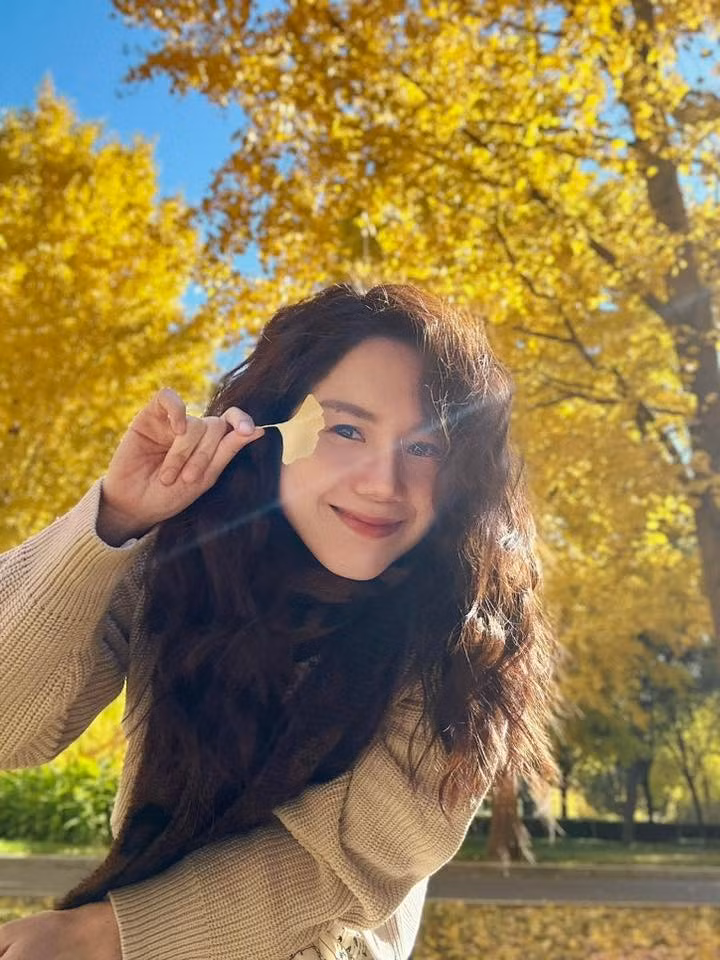 Theo khảo sát của các công ty lữ hành, mùa thu là thời điểm Bắc Kinh đón lượng khách Việt đông nhất trong năm. Vietravel hiện khai thác tour “Bắc Kinh – Vạn Lý Trường Thành – Tử Cấm Thành” 5N4Đ, khởi hành tháng 11, giá từ 19,9 triệu đồng. Saigontourist có tour “Sắc thu Bắc Kinh – Thượng Hải” 6N5Đ, giá khoảng 23,5 triệu đồng, kết hợp ngắm lá vàng và du ngoạn sông Hoàng Phố. Ảnh Bạch Yến