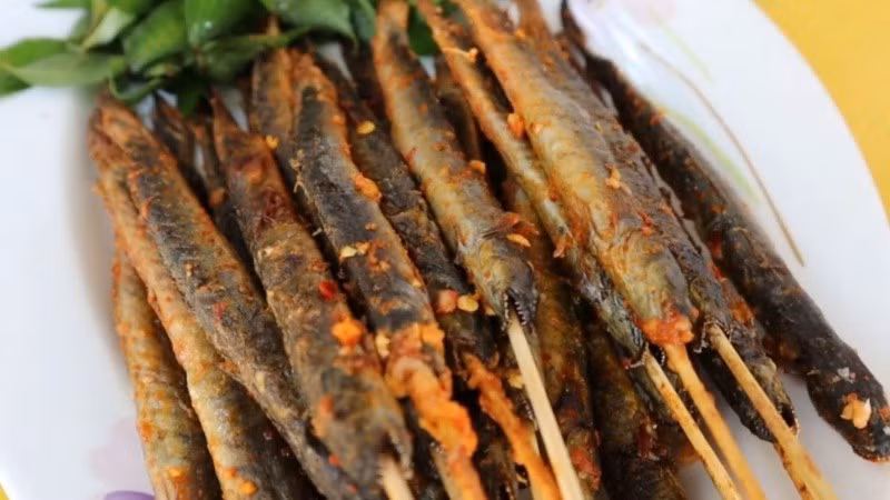 Canxi và phốt pho dồi dào trong cá kèo còn giúp tăng cường sức khỏe xương cho mẹ và hỗ trợ thai nhi phát triển hệ xương, răng vững chắc ngay từ trong bụng mẹ. Việc bổ sung cá kèo đều đặn giúp thai kỳ khỏe mạnh, mẹ tràn đầy năng lượng và bé nhận được nguồn dinh dưỡng thiết yếu. Ảnh minh hoạ