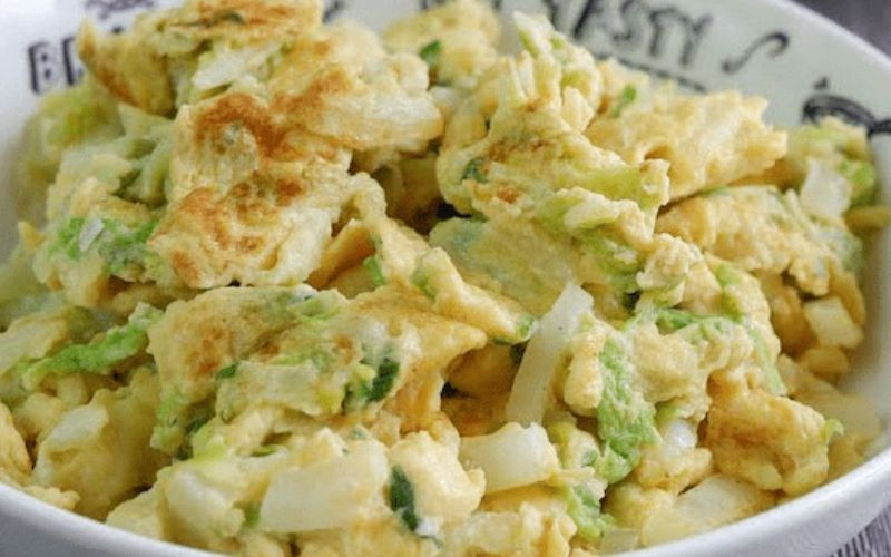 Cải thảo cũng là “người bạn” của làn da. Hàm lượng vitamin C dồi dào trong rau giúp chống oxy hóa, làm chậm quá trình lão hóa và giúp da sáng mịn. Ảnh minh họa