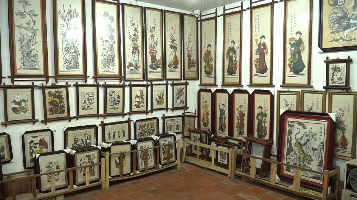 Việc nghề làm tranh Đông Hồ được công nhận không chỉ là niềm tự hào của Bắc Ninh mà còn mở ra cơ hội phát triển du lịch văn hóa.Ảnh Ngọc Mai