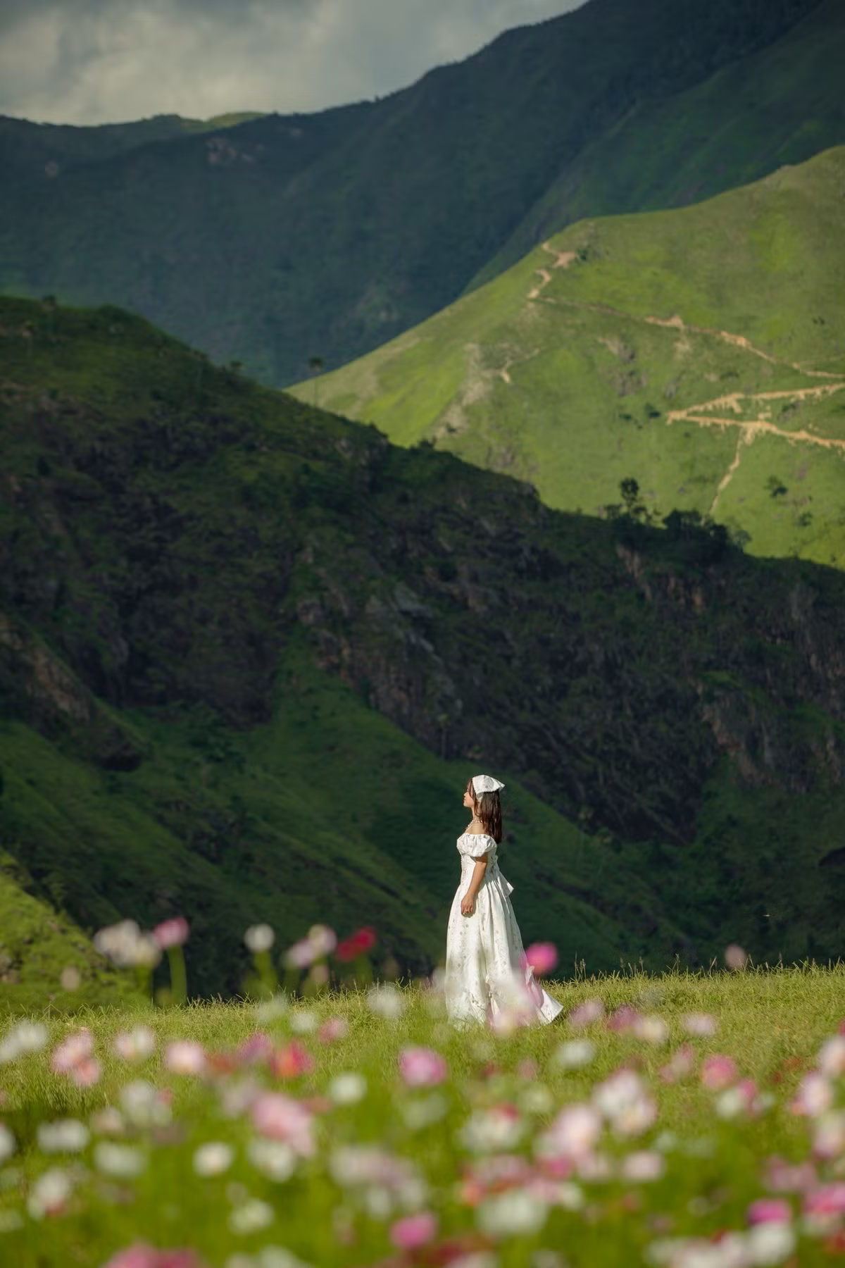 Ngược lại, tour du lịch Tà Xùa từ các công ty địa phương giúp tiết kiệm công sức, có hướng dẫn viên am hiểu địa phương, đồng thời cung cấp xe đưa đón, lịch trình tham quan hợp lý, phù hợp với du khách lần đầu đến hoặc đi cùng gia đình. Ảnh Ger Hang