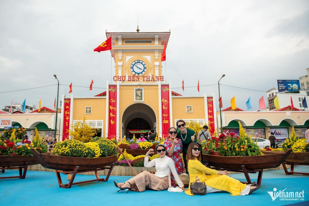 Tổng thể công trình vừa giữ được nét kiến trúc quen thuộc, vừa mang lại cảm giác mới mẻ, gọn gàng, phù hợp với nhịp sống đô thị hiện đại. Ảnh Báo Vietnamnet