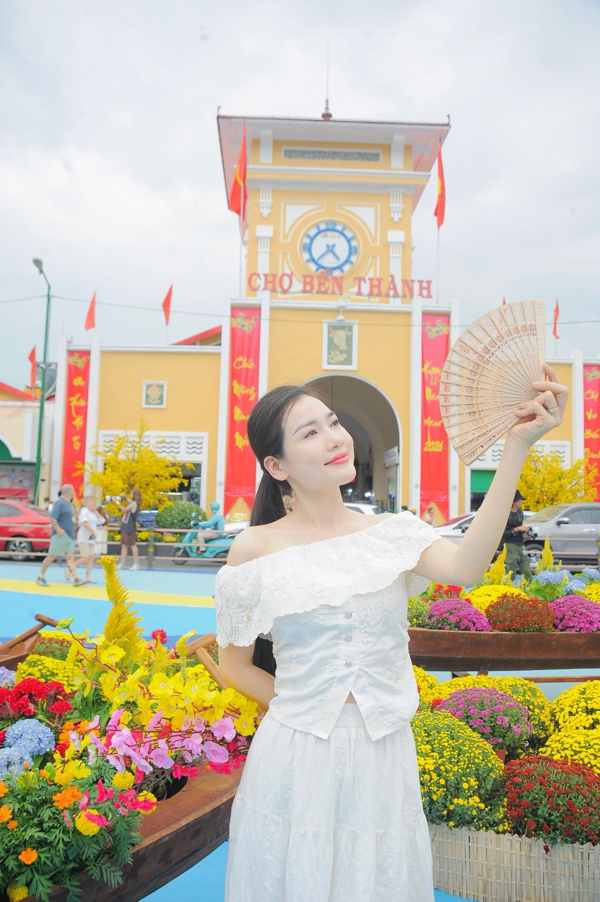 Trải qua hơn 100 năm tồn tại, Chợ Bến Thành không chỉ là nơi mua bán, giao thương sầm uất mà còn là biểu tượng kiến trúc, gắn liền với lịch sử hình thành và phát triển của TP HCM. Ảnh Mai Thoa