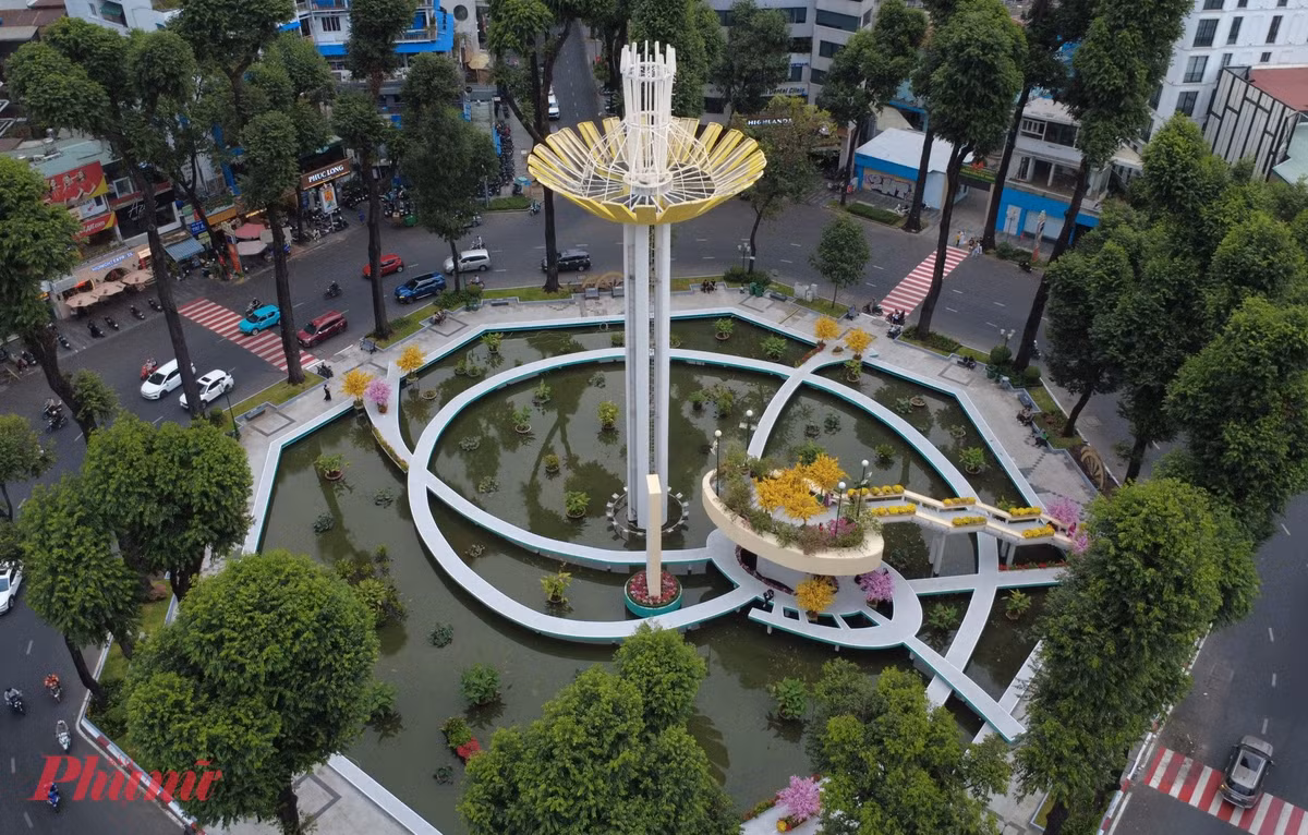 Cùng với chợ Bến Thành, Hồ Con Rùa cũng đã hoàn thành công tác chỉnh trang. Ảnh Baophunu