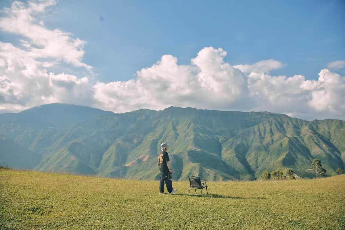 Đây là nơi lý tưởng để dừng chân, hít thở bầu không khí trong lành, hoặc trải nghiệm cắm trại, ngắm mây trôi, chơi thể thao ngoài trời. Ảnh Trương Đình Minh