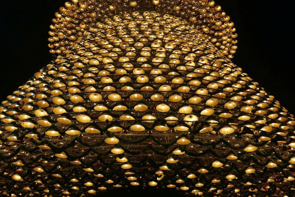 Không chỉ là điểm nhấn trong mùa lễ hội, nó còn là minh chứng cho sự sáng tạo, khéo léo trong cách giữ gìn và phát huy giá trị truyền thống. Ảnh TTXVN