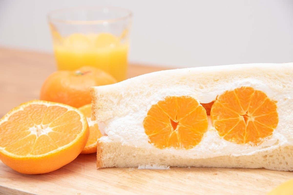 Vì vậy, việc ăn trực tiếp những loại trái cây này ngay sau khi thức giấc nên được hạn chế để giảm nguy cơ tổn thương răng. Ảnh minh họa