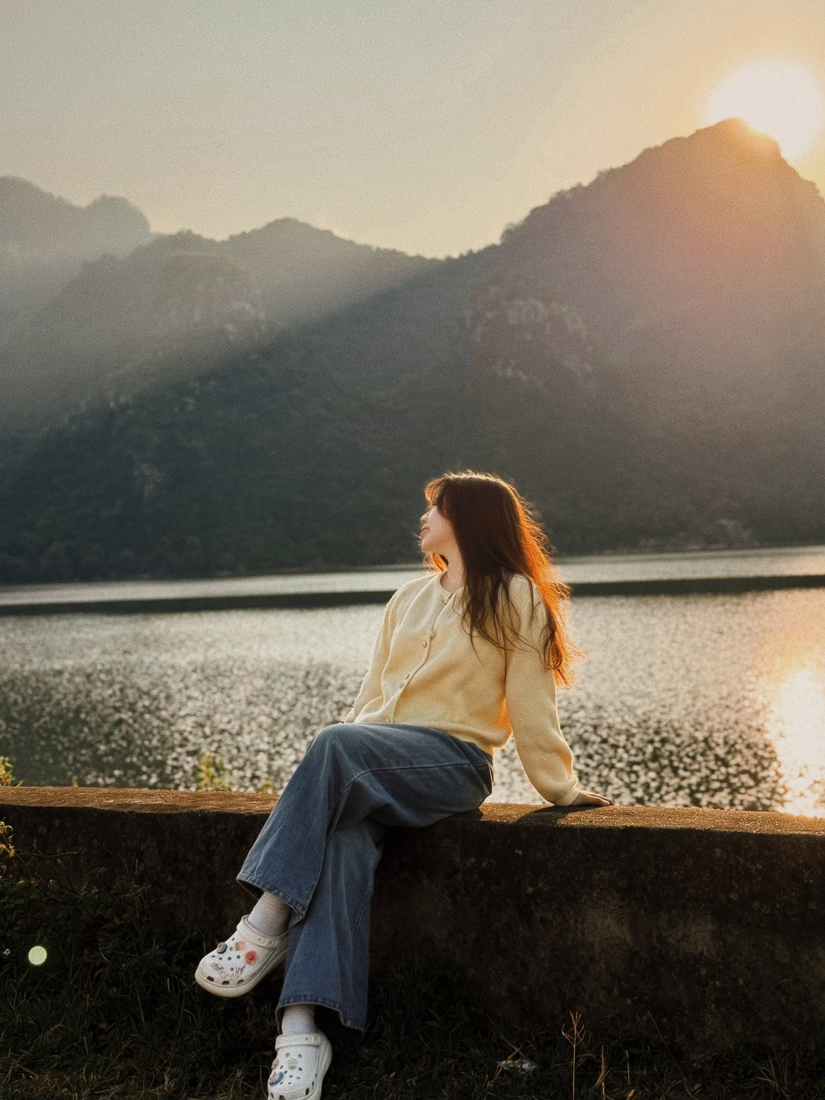 Với vẻ đẹp tự nhiên nguyên bản, không gian rộng mở và khoảng cách không quá xa trung tâm, hồ Tuy Lai là gợi ý đáng cân nhắc cho những chuyến du lịch ngắn ngày, cắm trại cuối tuần hoặc đơn giản là một buổi “đi trốn” khỏi nhịp sống vội vã của Hà Nội. Một nơi để ngắm cảnh, nghỉ ngơi và tìm lại cảm giác an yên giữa thiên nhiên thuần khiết.