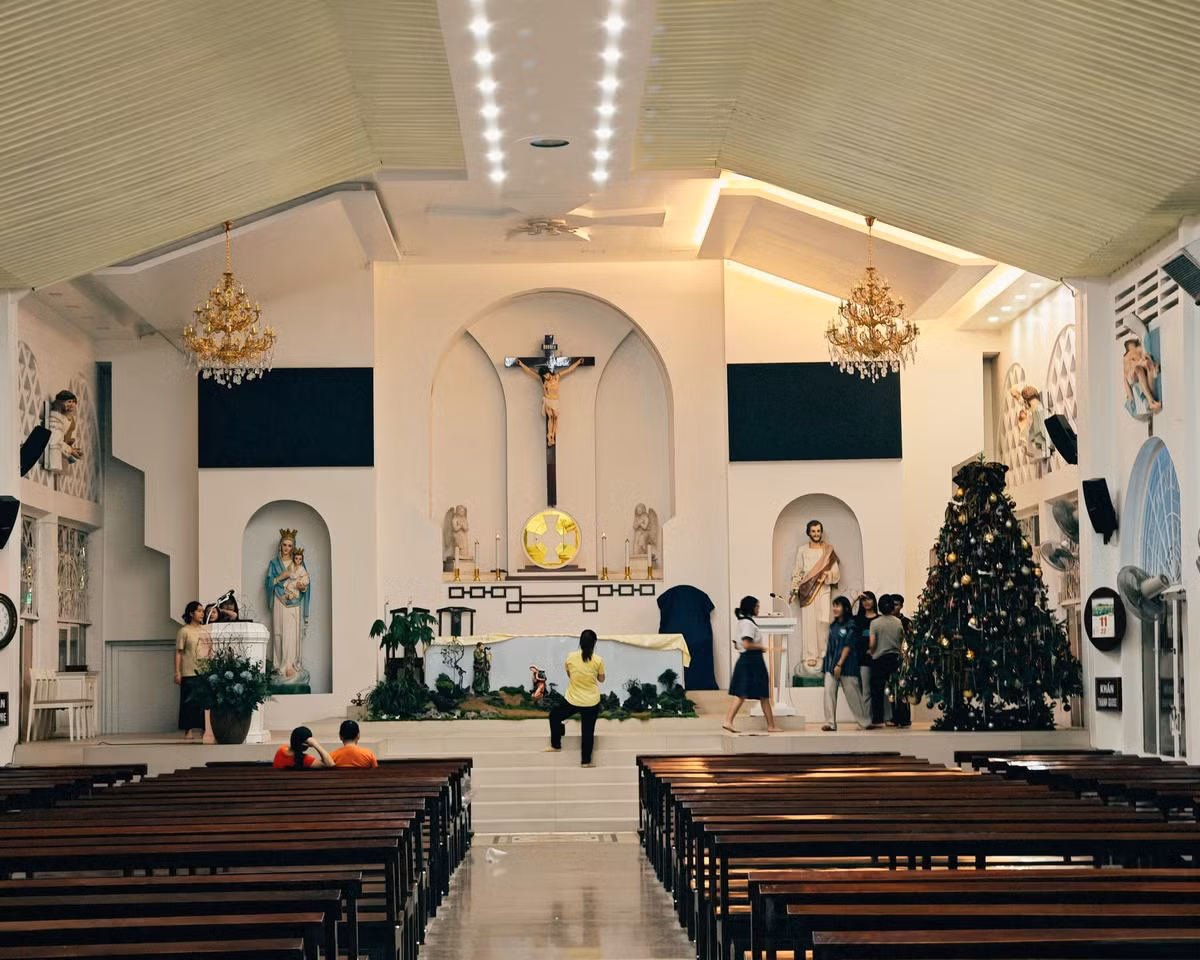 Không chỉ là nơi sinh hoạt tín ngưỡng, xóm đạo mùa Giáng sinh còn trở thành địa điểm chụp ảnh “siêu hot”. Ảnh Phạm Thế Hiển