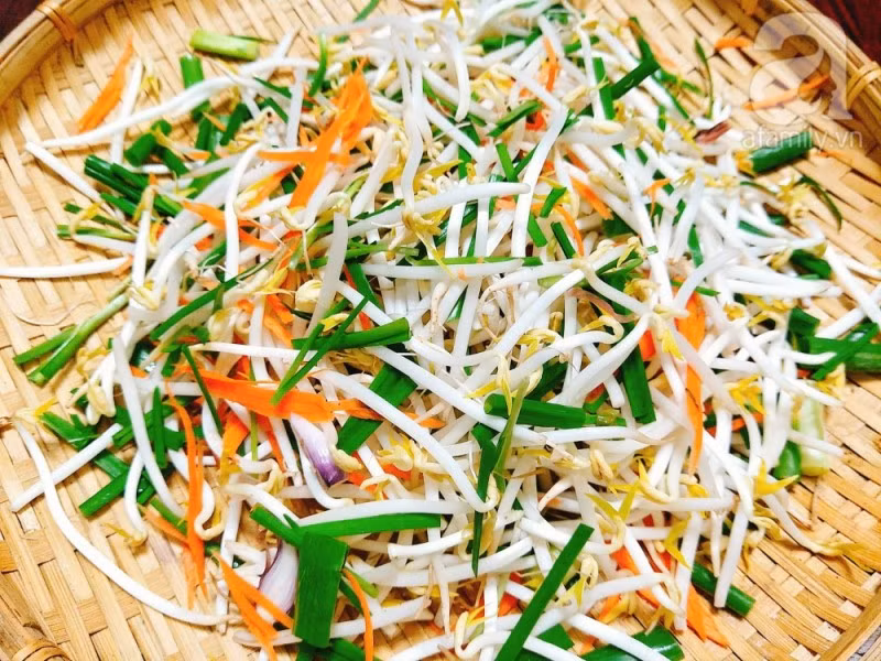 Diệp lục trong giá đỗ còn phân hủy amin nitrit chất dễ hình thành trong thực phẩm chế biến, từ đó giảm nguy cơ ung thư đường tiêu hóa. Isoflavone hợp chất tự nhiên trong đậu cũng góp phần giảm tỷ lệ ung thư vú ở phụ nữ. Ảnh minh họa