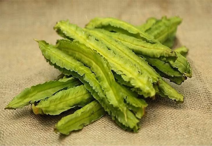 Theo Bộ Nông nghiệp Hoa Kỳ (USDA), trong 100 gram đậu rồng có 29,65 gram protein, 41,7 gram carbohydrate, 25,9 gram chất xơ, cùng các khoáng chất quan trọng như canxi (440 mg), sắt (13,44 mg), magie (179 mg) và kali (997 mg). Ảnh minh họa