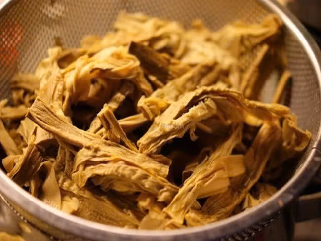 Dù vậy, chuyên gia khuyến cáo người dân không nên ăn quá nhiều măng trong một ngày, mức hợp lý là dưới 500g để tránh gây áp lực cho hệ tiêu hóa. Ảnh minh họa/ Nguồn internet