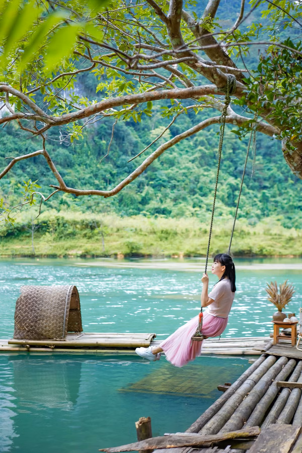 Thời gian gợi ý cho một chuyến đi tham quan cây phu thê và các điểm lân cận là 2 ngày 1 đêm, phù hợp cho những ai muốn trải nghiệm thiên nhiên, tìm hiểu văn hóa địa phương và có những bức ảnh sống ảo độc đáo.