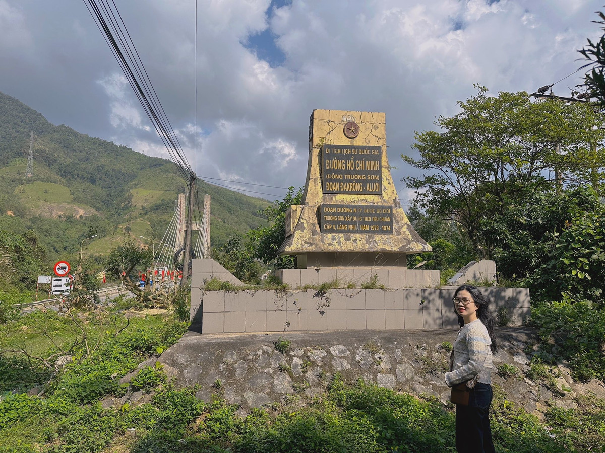 Cầu Hiền Lương vĩ tuyến 17 từng chia cắt đất nước nay là biểu tượng của thống nhất và hòa bình, nơi quá khứ đau thương lùi lại phía sau để nhường chỗ cho nhịp sống thanh bình của hiện tại.