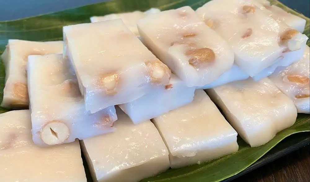 Việc tiêu thụ bánh đúc có trộn hàn the tiềm ẩn nhiều rủi ro, đặc biệt nguy hiểm với trẻ nhỏ, người cao tuổi và những người có bệnh nền. Ảnh minh họa