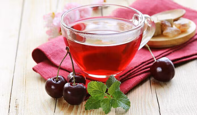 Ngoài ra, chất chống oxy hóa trong cherry còn hỗ trợ phục hồi cơ thể sau một ngày dài hoạt động, đồng thời tăng cường hệ miễn dịch. Uống một ly nước ép cherry trước khi đi ngủ khoảng 30 phút là thời điểm thích hợp nhất. Ảnh minh hoạ
