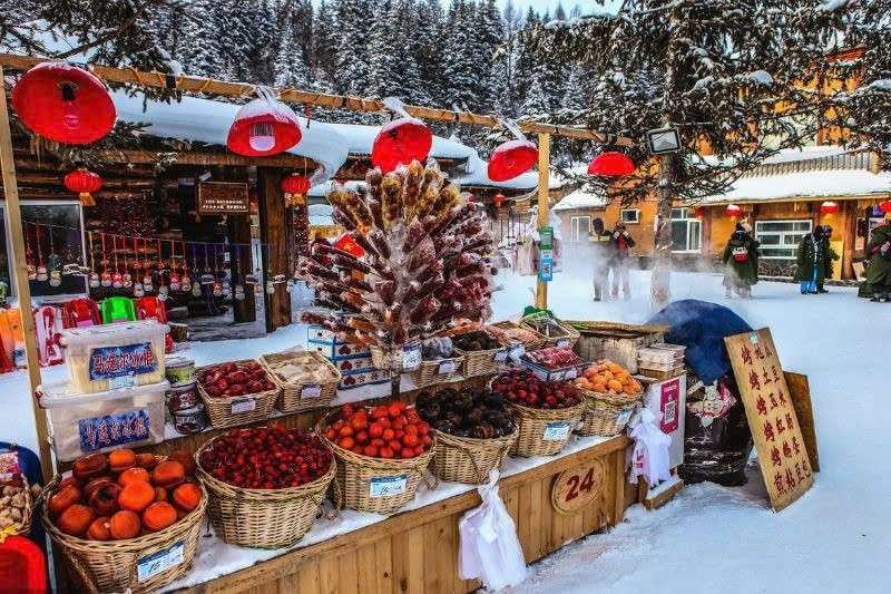 Từ Việt Nam, du khách có thể chọn đi tour trọn gói hoặc du lịch tự túc kết hợp Cáp Nhĩ Tân – Tuyết Hương. Với những ai lần đầu đến vùng Đông Bắc Trung Quốc, đi tour là lựa chọn an toàn và tiện lợi. Các tour do Vietravel, Saigontourist, TransViet tổ chức thường kéo dài 5–6 ngày, giá khoảng 28–35 triệu đồng/người, bao gồm xe đưa đón, khách sạn và hướng dẫn viên. Ảnh PYS Travel