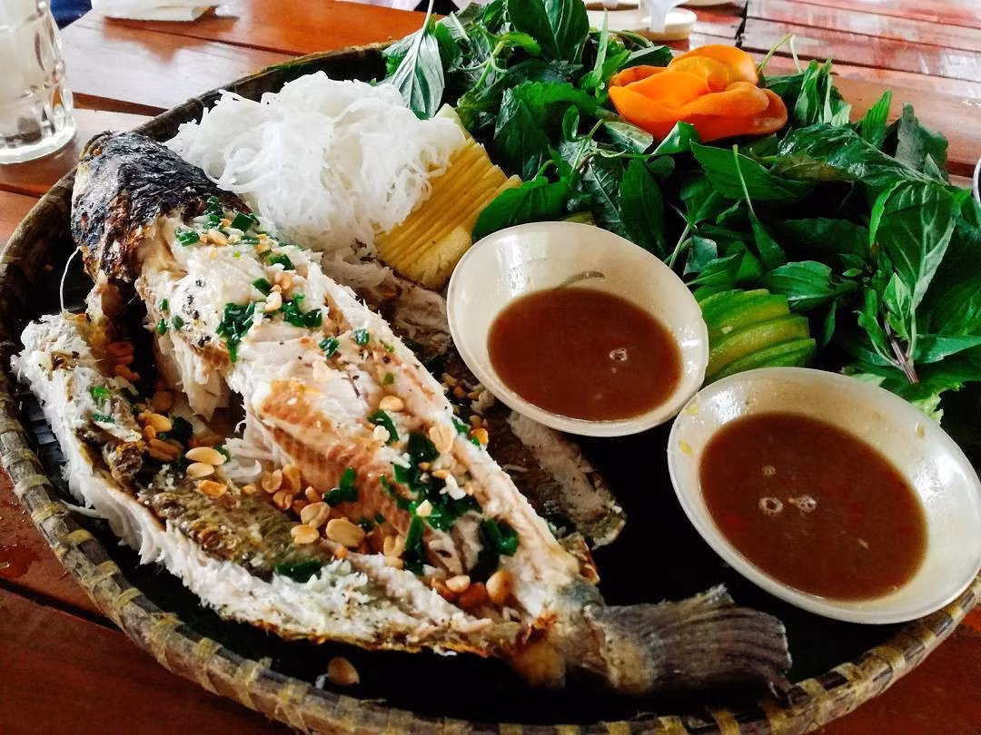 Với du khách, đó không chỉ là món ăn mà còn là một kỷ niệm đẹp giữa thiên nhiên bình dị của miền Tây. Ảnh amthuc