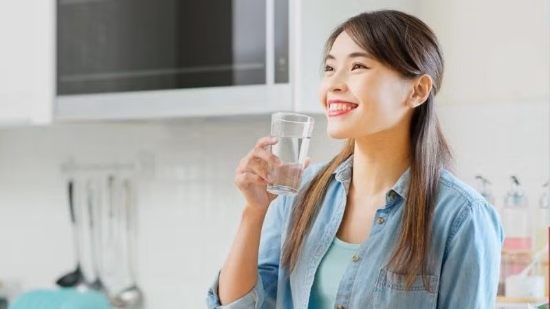 Theo các chuyên gia dinh dưỡng, đường ruột của con người chứa hàng nghìn tỷ vi sinh vật, trong đó lợi khuẩn giữ vai trò then chốt đối với miễn dịch, chuyển hóa và sức khỏe lâu dài. Ảnh minh họa