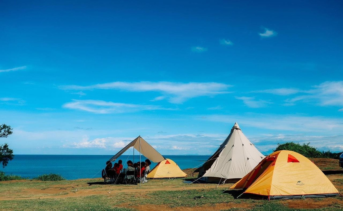 View - Về Mũi Lay, cắm trại giữa cỏ xanh, ngắm bình minh trên biển lặng | Báo Tri thức và Cuộc sống - TIN TỨC PHỔ BIẾN KIẾN THỨC 24H