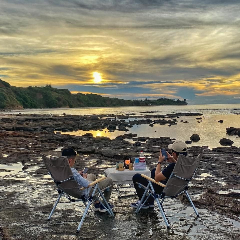 View - Về Mũi Lay, cắm trại giữa cỏ xanh, ngắm bình minh trên biển lặng | Báo Tri thức và Cuộc sống - TIN TỨC PHỔ BIẾN KIẾN THỨC 24H