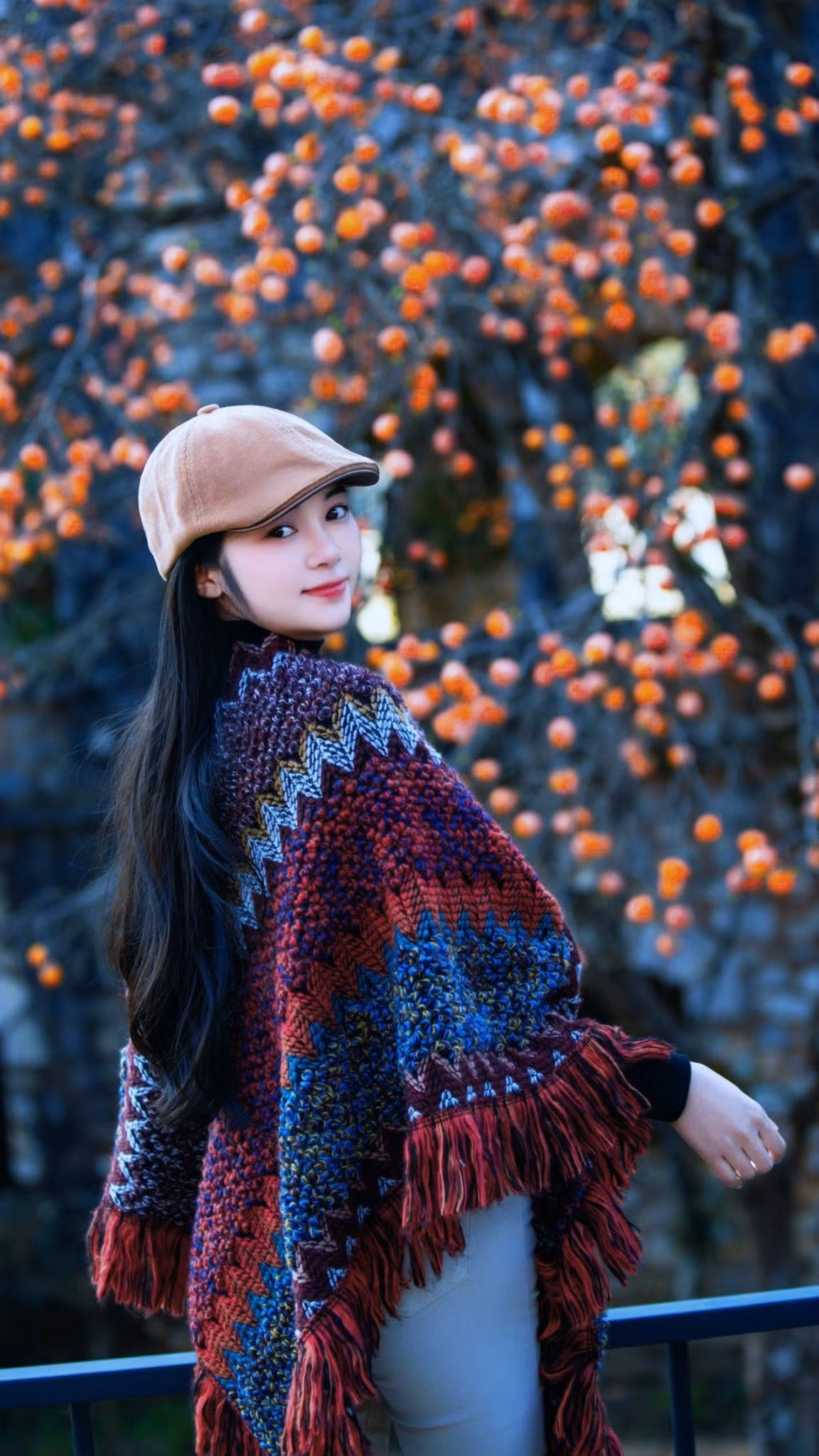 Tu viện được xây dựng từ đầu thế kỷ XX, từng là nơi sinh hoạt của các nữ tu Công giáo người Pháp. Trải qua hơn trăm năm cùng những biến thiên lịch sử và sự khắc nghiệt của khí hậu vùng cao, công trình nay chỉ còn lại những tàn tích lặng lẽ. Ảnh Trương Thị Hà