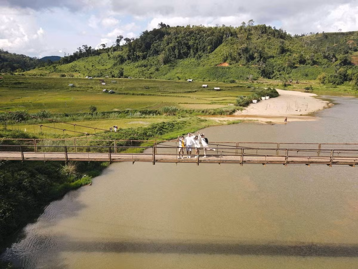 Check in cầu treo Kon Tu - Ảnh Phương Tali