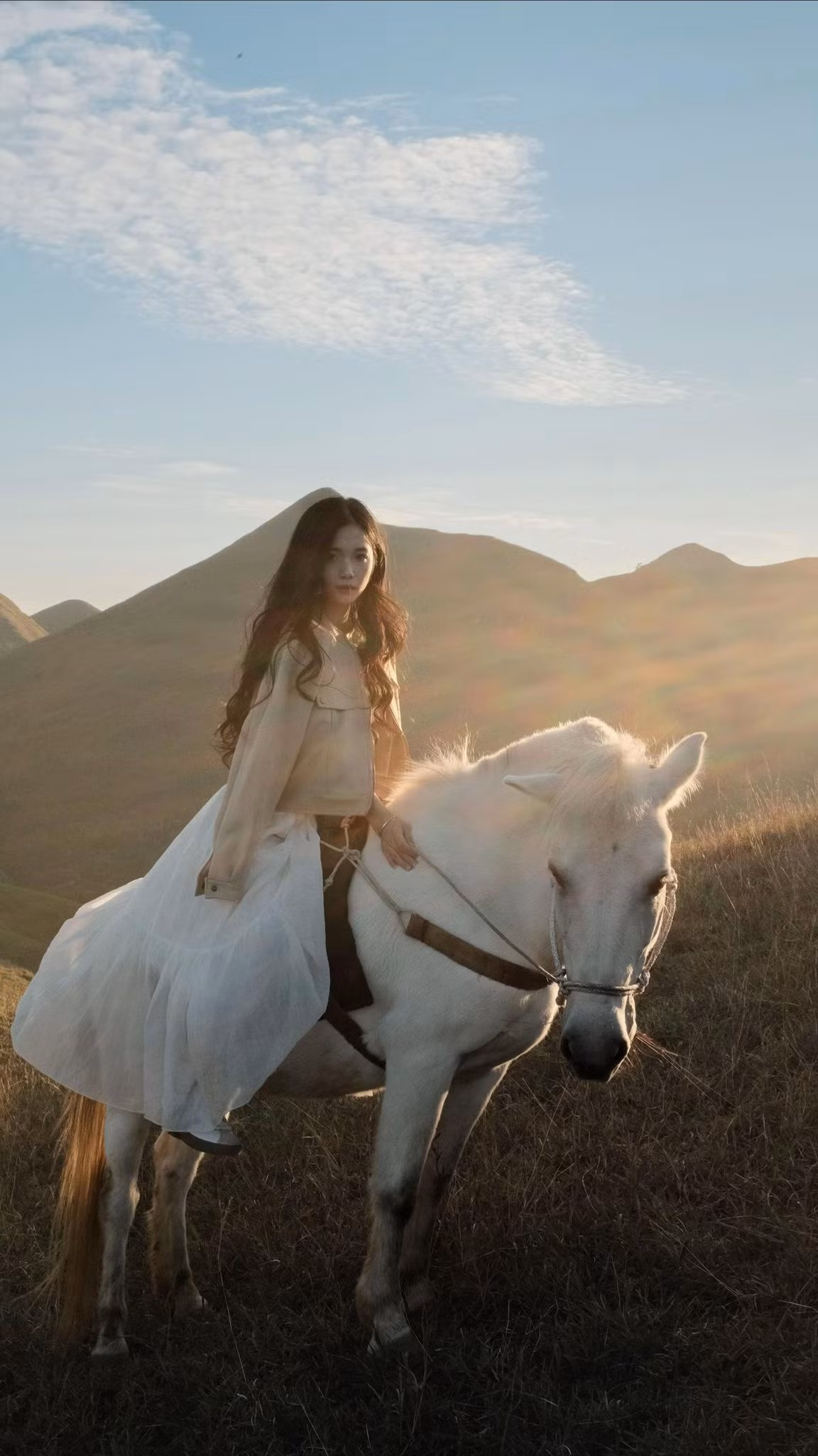 Đối với du khách yêu thích trải nghiệm, một số công ty địa phương như Cao Bang Travel và Cao Bang Loop Tour cung cấp tour theo nhóm nhỏ, sử dụng xe jeep hoặc xe máy, lưu trú homestay, giá từ 2,8 – 4 triệu đồng/khách cho hành trình 3 ngày 2 đêm. Một số chương trình được thiết kế linh hoạt, có thể bổ sung các điểm mới như đồi cỏ cháy Ba Quáng, đồi thông Vinh Quý hoặc các hoạt động cắm trại, dã ngoại. Ảnh onlyysu