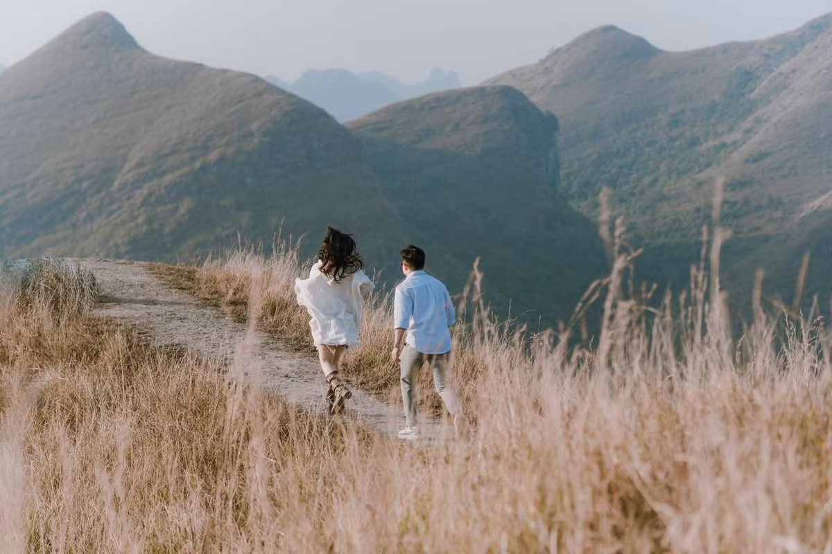 Theo chia sẻ của các nhiếp ảnh gia, thời điểm đẹp nhất để ghi lại khoảnh khắc ở đây là lúc bình minh vừa ló rạng hoặc khoảng thời gian từ đầu giờ chiều đến trước khi mặt trời khuất sau núi. Ảnh Thu Quỳnh