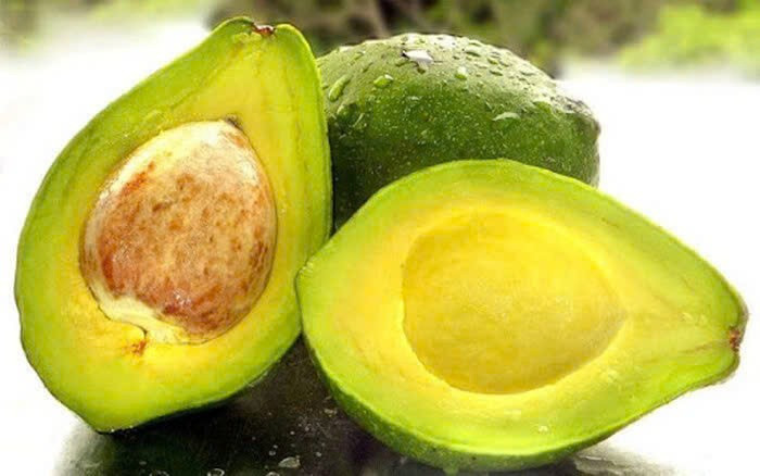 Kết hợp những thực phẩm này với chế độ ăn cân bằng, hạn chế chất béo bão hòa, đường và tập thể dục đều đặn sẽ giúp kiểm soát mỡ máu hiệu quả. Người đang dùng thuốc điều trị rối loạn mỡ máu nên tham khảo ý kiến bác sĩ trước khi thay đổi chế độ ăn. Ảnh minh họa