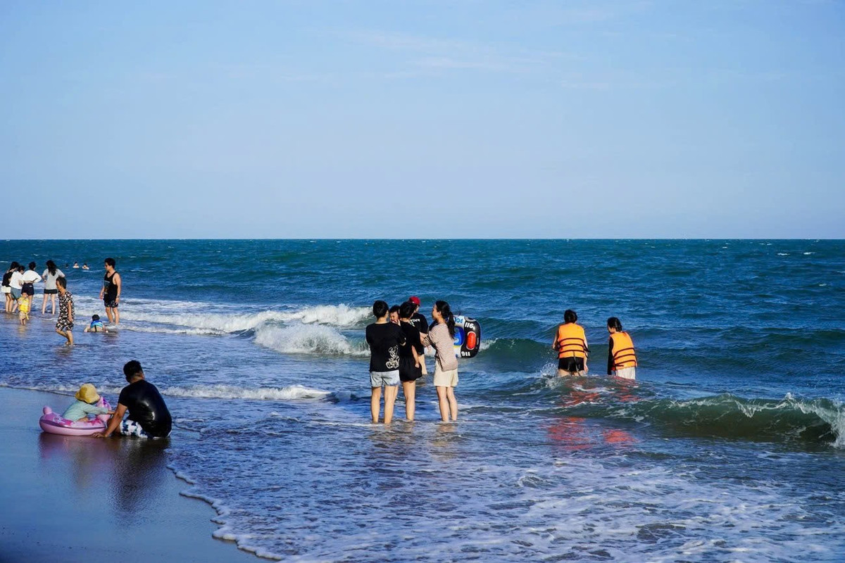 Không ồn ào như Vũng Tàu, không sôi động như Mũi Né, Hồ Cốc là sự lựa chọn tinh tế cho những ai yêu biển nhưng muốn tránh xa đám đông. Ảnh Trần Ngọc Tuân