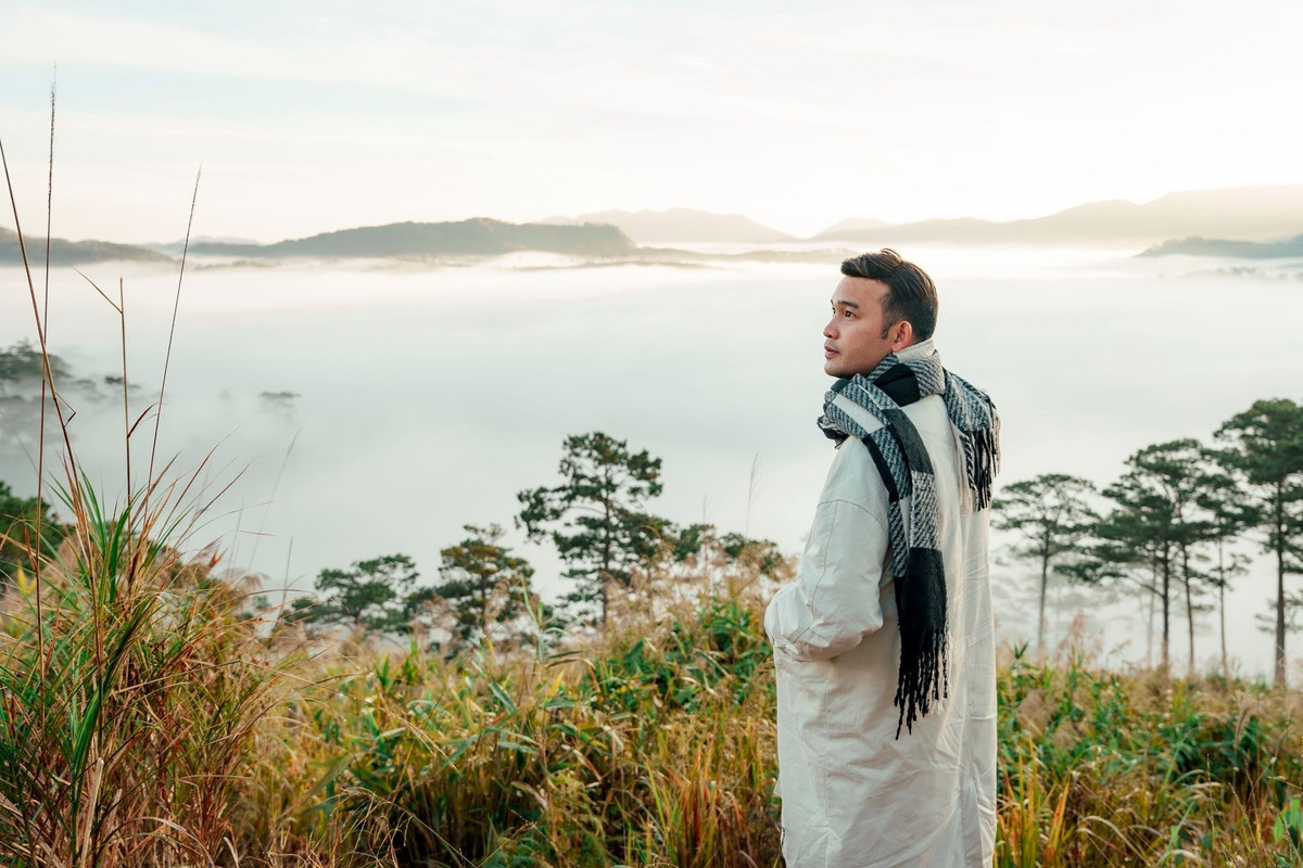 Không ồn ào dịch vụ, không đông đúc hàng quán, nơi đây giữ nguyên vẻ hoang sơ, mộc mạc của núi rừng cao nguyên.