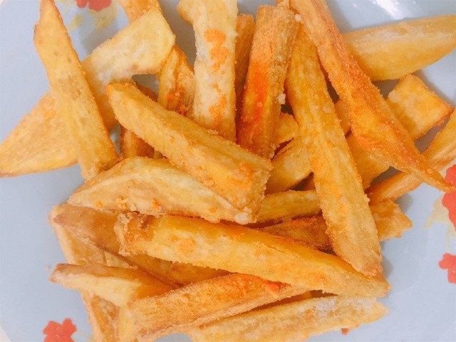 Vị ngọt tự nhiên của khoai hòa quyện cùng vị mặn béo nhẹ của phô mai tạo nên tổng thể hài hòa, kích thích vị giác. Món này đặc biệt thích hợp cho những buổi xế chiều hoặc làm đồ ăn vặt khi tụ họp bạn bè. Ảnh minh họa/ Nguồn internet