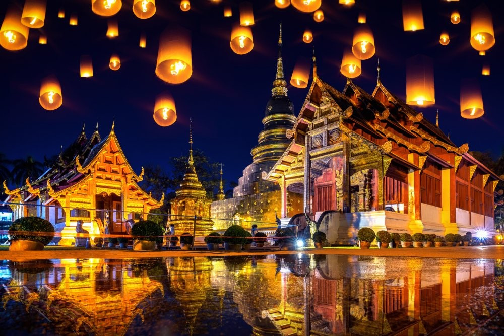 Khi du khách rời xa sự ồn ào của Bangkok, Chiang Mai – thành phố cổ kính ở miền Bắc Thái Lan sẽ mang đến một không gian yên bình và thư thái. Đây là nơi du khách có thể tìm thấy các ngôi chùa cổ kính, những ngôi làng truyền thống và nền văn hóa phong phú của các dân tộc thiểu số. Ảnh Apollo