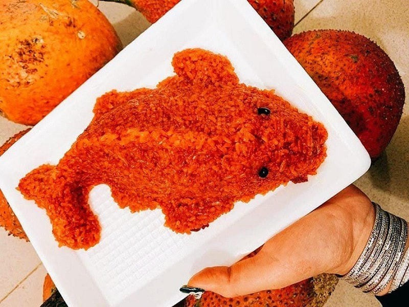 Khâu cuối cùng và cũng quan trọng nhất là tạo hình cá chép. Khuôn cá chép hiện được bán khá phổ biến, giúp việc tạo dáng trở nên dễ dàng và đẹp mắt. Ảnh minh họa