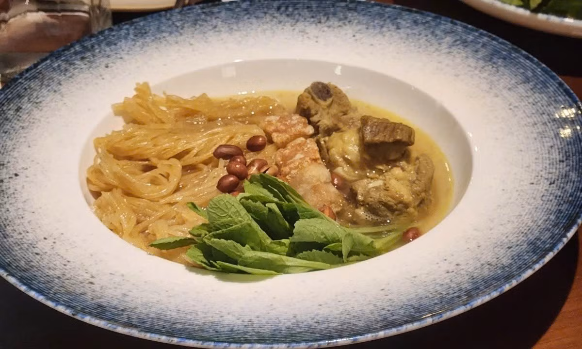 Phở sắn có thể được chế biến linh hoạt theo nhiều kiểu: trộn mắm nêm, xào tỏi ớt, ăn cùng cá kho hoặc nấu với nước dùng ngọt xương. Ảnh Internet