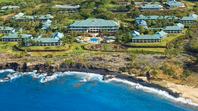 Đảo Lanai, Hawaii – “Thiên đường tư nhân” của Larry Ellison: Thuộc quần đảo Hawaii, Lanai là hòn đảo tư nhân đắt nhất thế giới, trị giá hơn 600 triệu USD. 98% diện tích đảo thuộc sở hữu của Larry Ellison – nhà sáng lập Oracle. Nơi đây có hai khu nghỉ dưỡng Four Seasons nổi tiếng, nơi mỗi đêm nghỉ tại penthouse hướng biển có giá tới 21.000 USD. Ảnh Beam