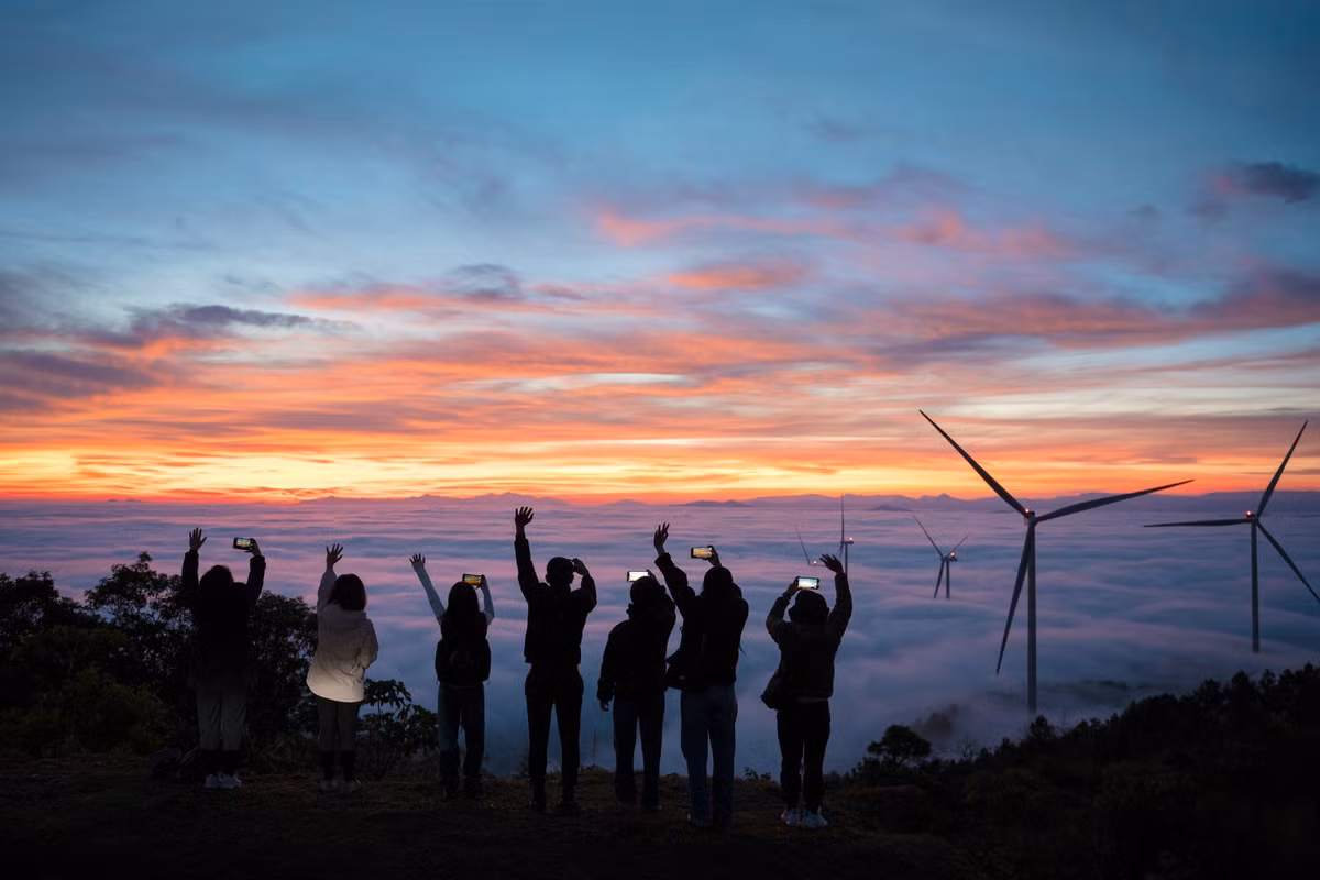 Với vẻ đẹp “như châu Âu giữa lòng Quảng Trị”, rừng phong hương vùng Khe Sanh, Hướng Phùng là một trong những điểm đến mùa thu khiến du khách mê mẩn, vừa thưởng lãm thiên nhiên vừa lưu giữ những khoảnh khắc đặc biệt trong hành trình khám phá miền núi Tây Quảng Trị. Ảnh Nguyễn Ngọc Lân﻿