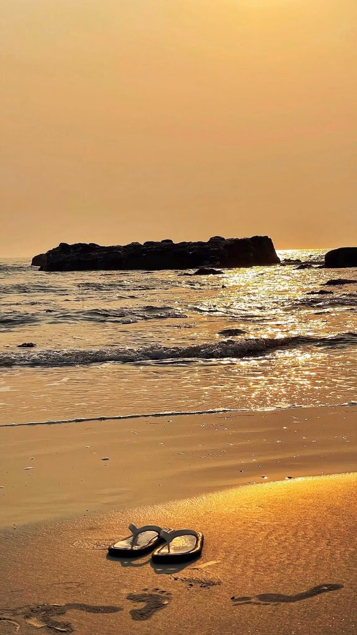 Mũi Si cũng rất thuận tiện cho việc di chuyển khi nằm ngay bên tuyến Quốc lộ 9D, phù hợp cả với du khách tự lái hoặc đi theo nhóm phượt. Ảnh Hà My