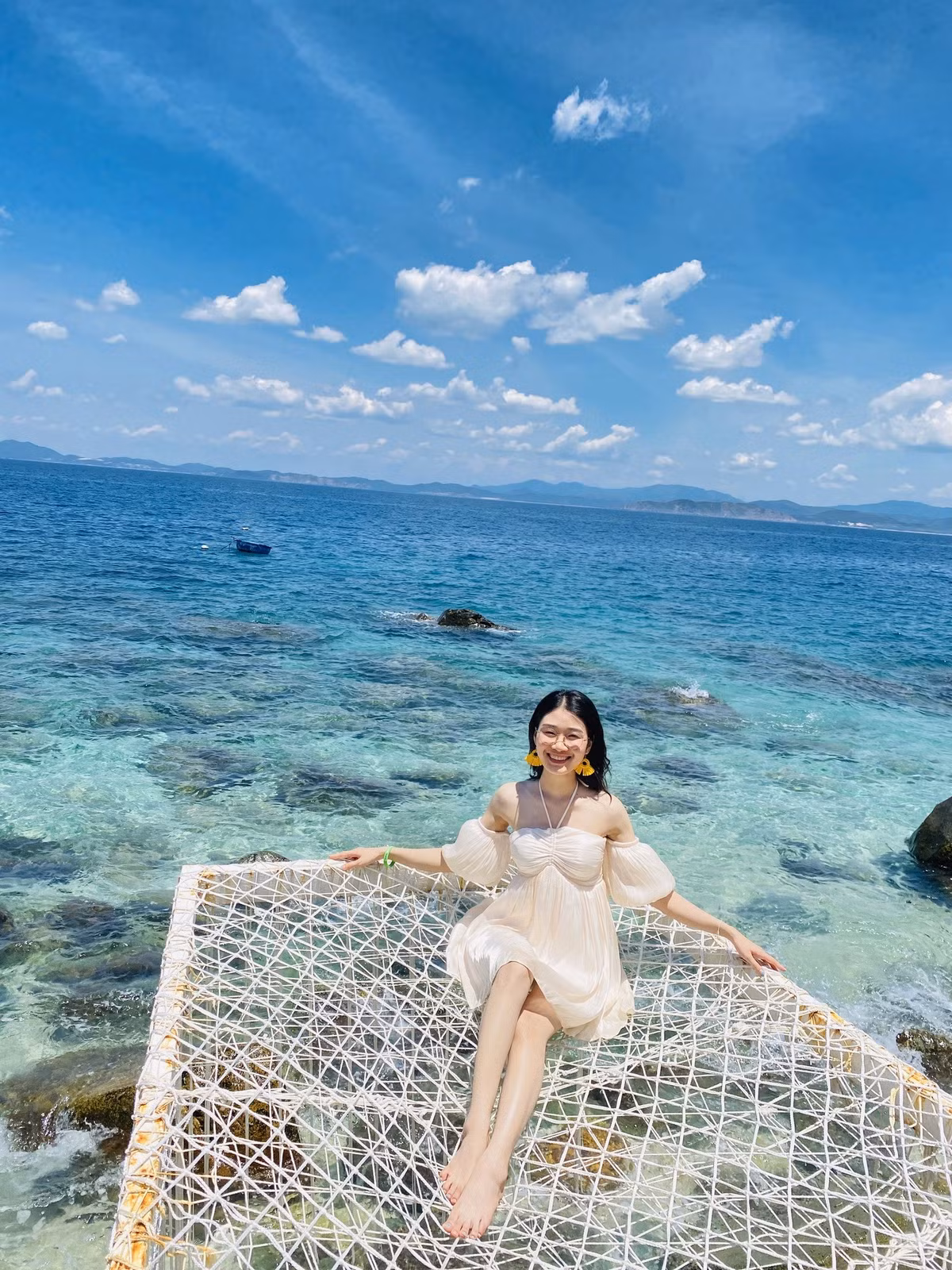 Với sự chuẩn bị chu đáo và tinh thần khám phá, chuyến du lịch tự túc đến Quy Nhơn chắc chắn sẽ mang đến những trải nghiệm phong phú và đáng nhớ. Từ cảnh quan thiên nhiên tuyệt đẹp, nền văn hóa đặc sắc đến ẩm thực đậm đà bản sắc, Quy Nhơn đang từng bước ghi tên mình vào danh sách những điểm đến hấp dẫn nhất Việt Nam. Ảnh Thúy Kẹo