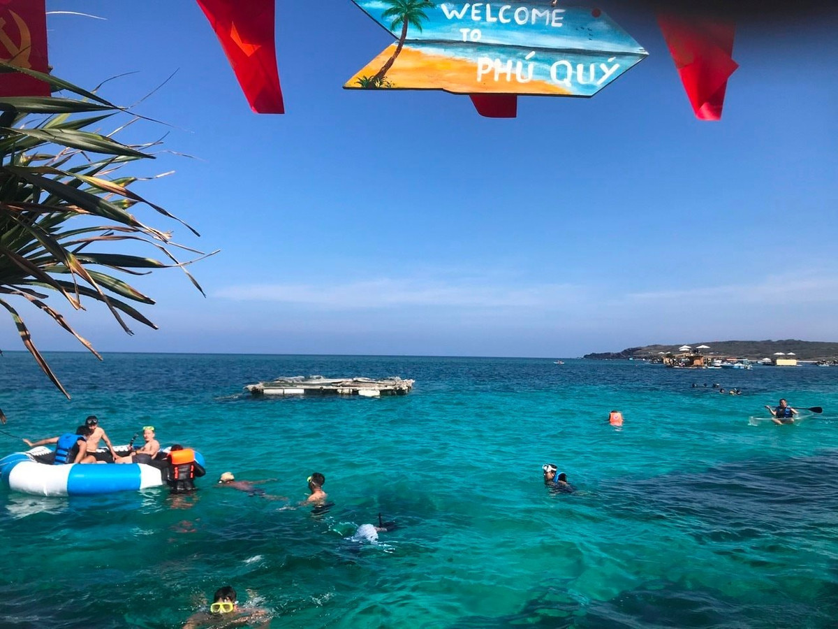 Nếu thấy giá dịch vụ quá rẻ hoặc có những lời mời không rõ ràng, hãy cẩn trọng và yêu cầu thông tin rõ ràng, hợp đồng dịch vụ đầy đủ trước khi quyết định.. Ảnh Internet