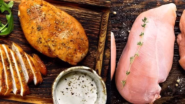 Ức gà giàu protein nhưng ít chất béo, đồng thời protein tiêu hóa chậm, tạo hiệu ứng nhiệt giúp cơ thể tiêu tốn nhiều năng lượng hơn trong quá trình tiêu hóa, hỗ trợ đốt mỡ tự nhiên. Ảnh minh hoạ