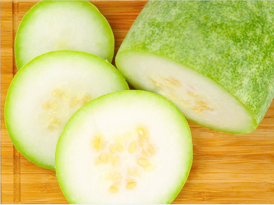 Bí đao vẫn là một loại rau có lợi cho sức khỏe, nếu được sử dụng đúng cách. “Ăn nhiều chưa chắc đã tốt” nguyên tắc này đặc biệt đúng với những thực phẩm có tác dụng lợi tiểu như bí đao. Điều độ, cân bằng và đa dạng hóa khẩu phần ăn chính là chìa khóa giúp bạn tận dụng tối đa lợi ích của loại rau dân dã này mà vẫn bảo vệ được sức khỏe của thận và cơ thể nói chung. Ảnh minh họa