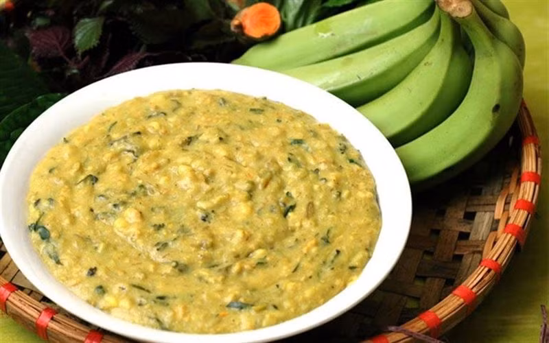 Tinh bột kháng hoạt động như chất xơ, làm chậm quá trình hấp thụ glucose, từ đó giúp kiểm soát cân nặng và hỗ trợ người bị tiểu đường duy trì đường huyết ổn định. Ảnh minh họa