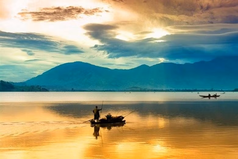 Khung cảnh thanh bình cùng nét văn hóa đặc trưng làm nơi này trở thành điểm check-in lý tưởng và một trải nghiệm khó quên. Ảnh luhanhvietnam