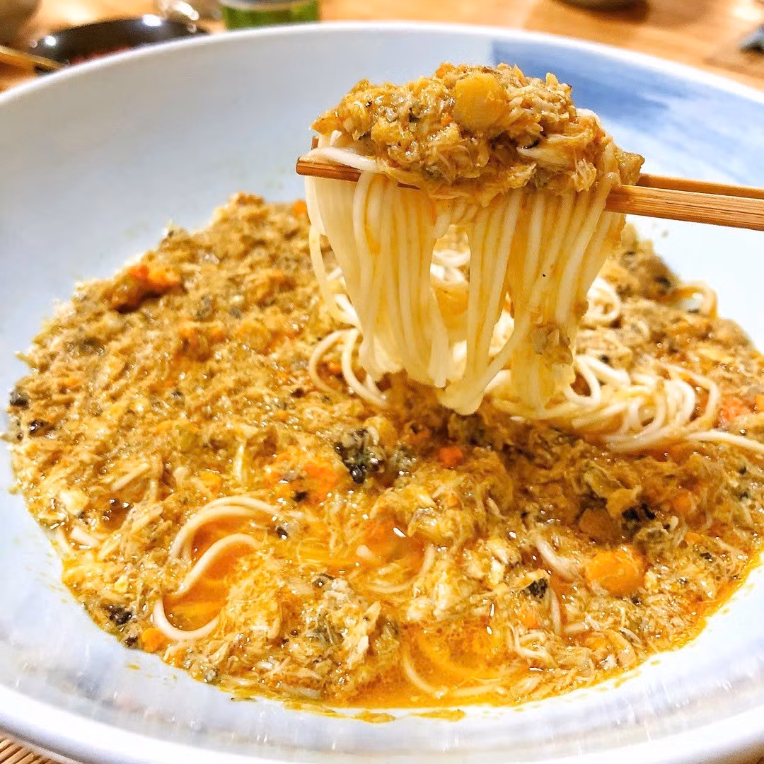 Với những tín đồ ẩm thực, hành trình khám phá Thượng Hải sẽ chưa thể trọn vẹn nếu chưa một lần thưởng thức mì cua lông món ăn tinh tế kết hợp giữa tinh hoa hải sản và nghệ thuật chế biến đặc trưng của vùng đất phồn hoa bậc nhất Trung Hoa. Ảnh Smartshanghai