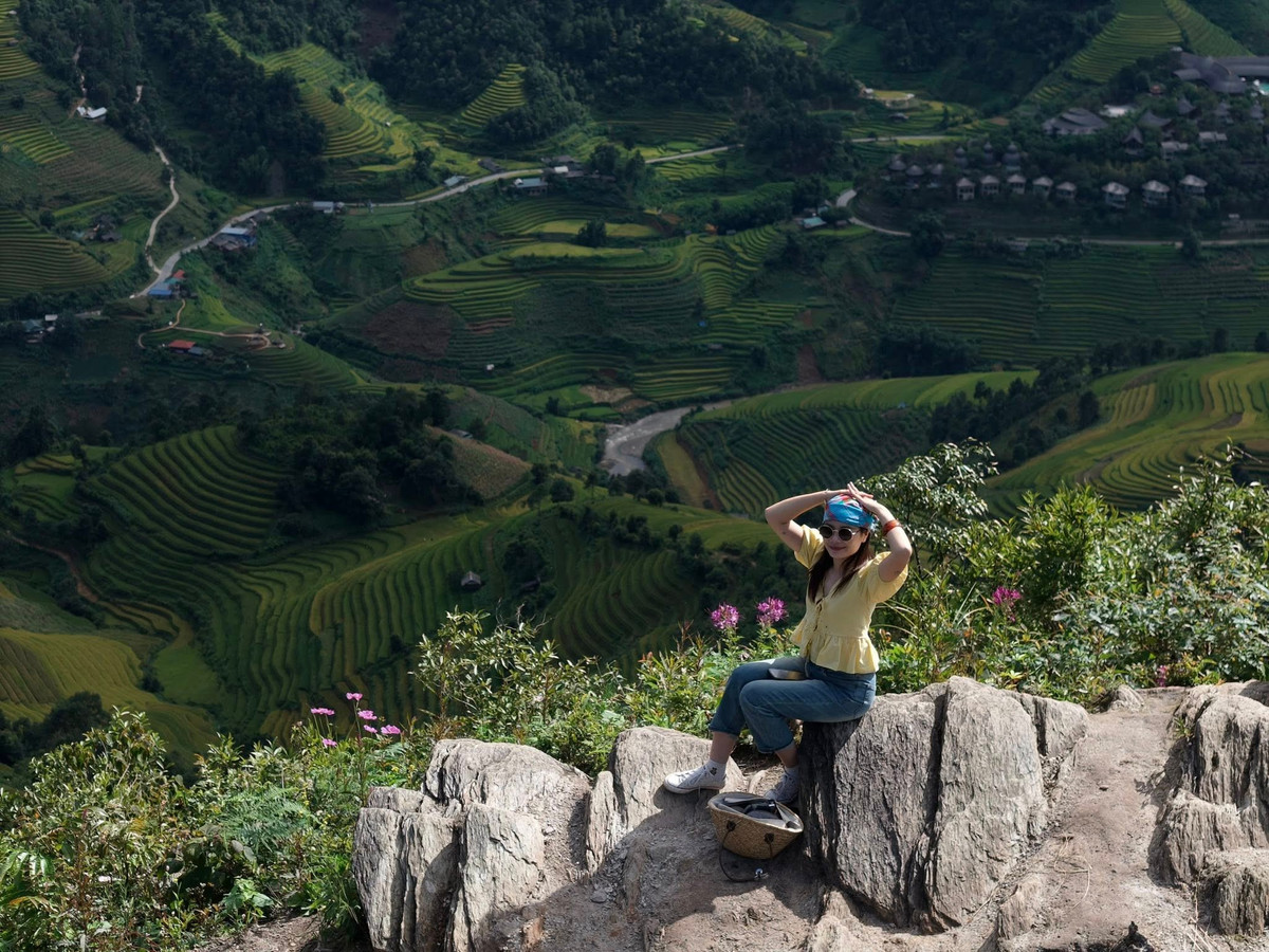Từng dải vàng óng trải dài từ sườn núi xuống thung lũng, tạo nên bức tranh thiên nhiên rực rỡ mà hiếm nơi nào có được. Ảnh Nung's Lý